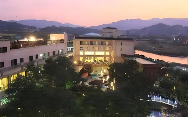 쉐르빌 온천 관광 호텔 외관