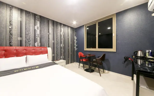 Gangjin Hill Motel 객실