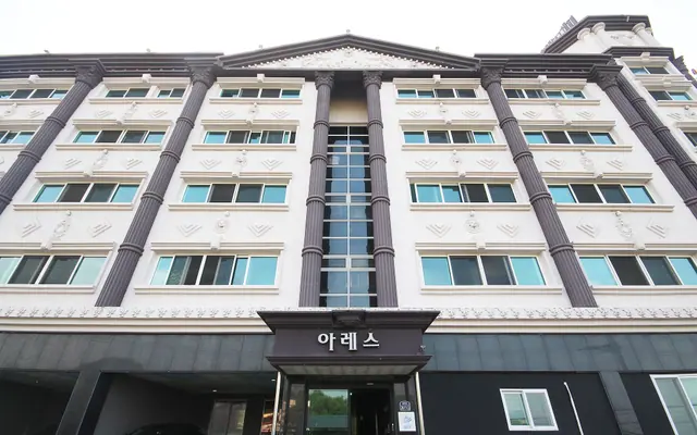 남해 아레스 외관